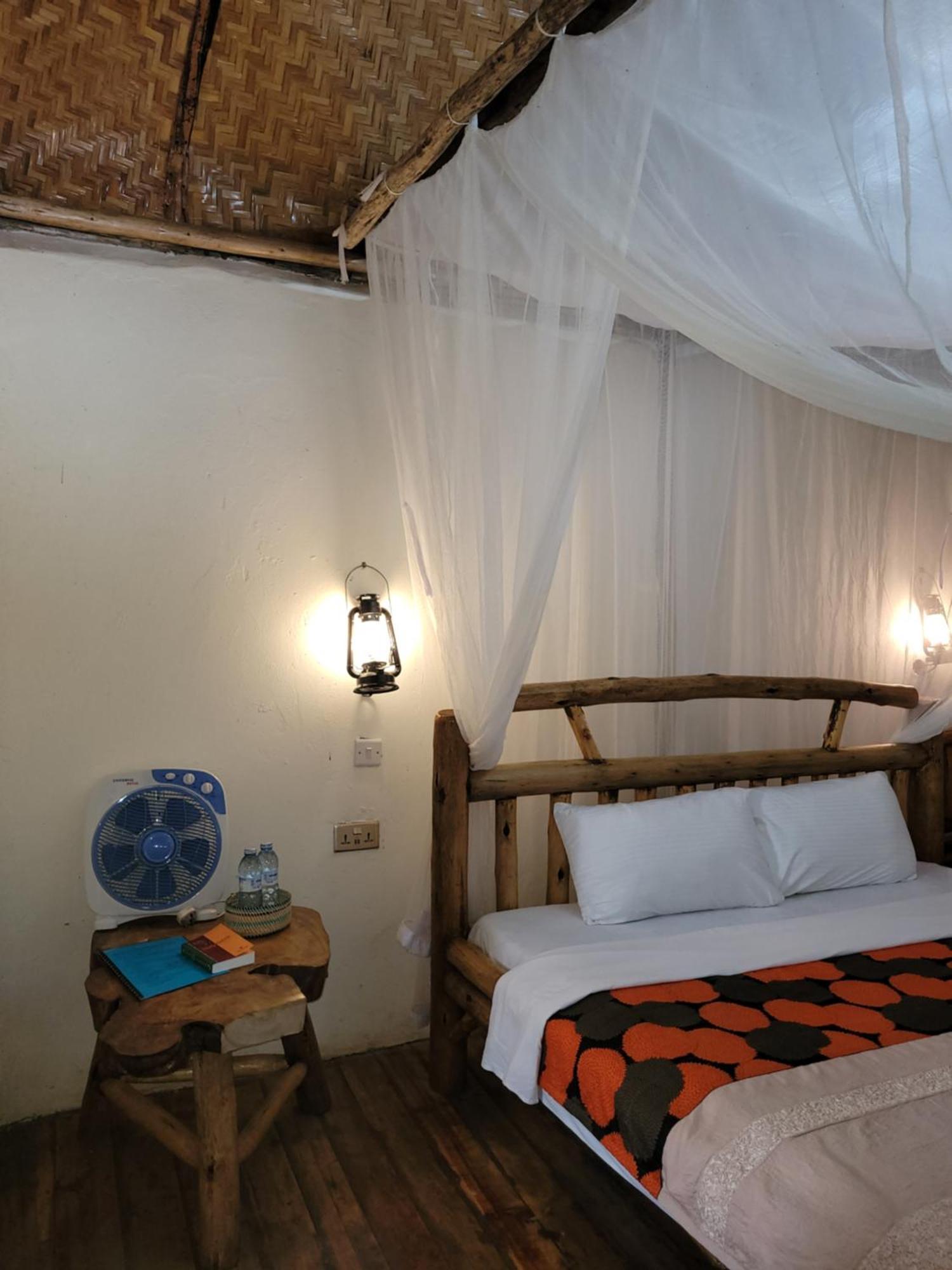 Songbird Safari Lodge & Campsite Katunguru 外观 照片
