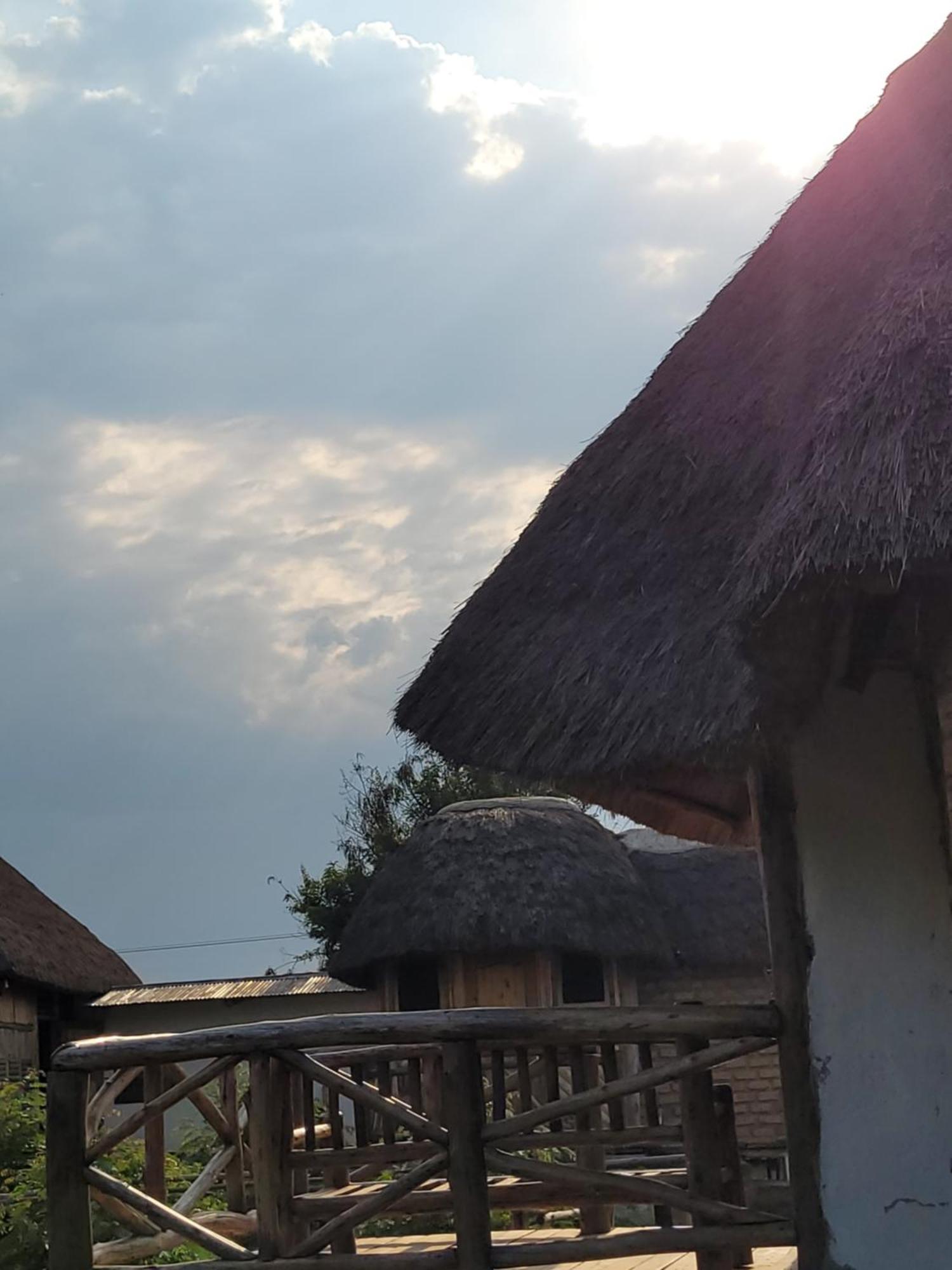 Songbird Safari Lodge & Campsite Katunguru 外观 照片