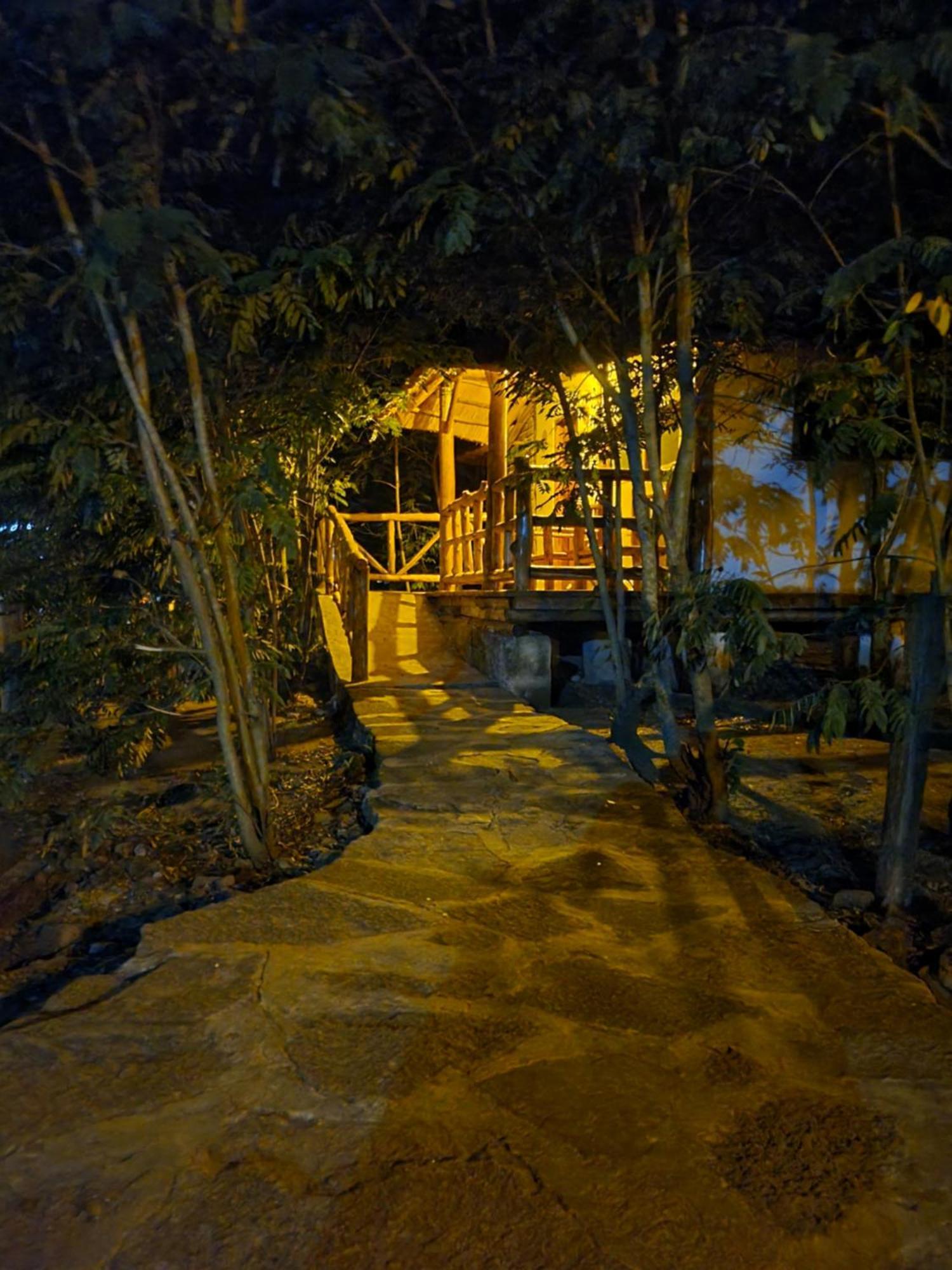 Songbird Safari Lodge & Campsite Katunguru 外观 照片